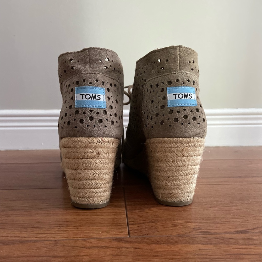 Tom’s wedges